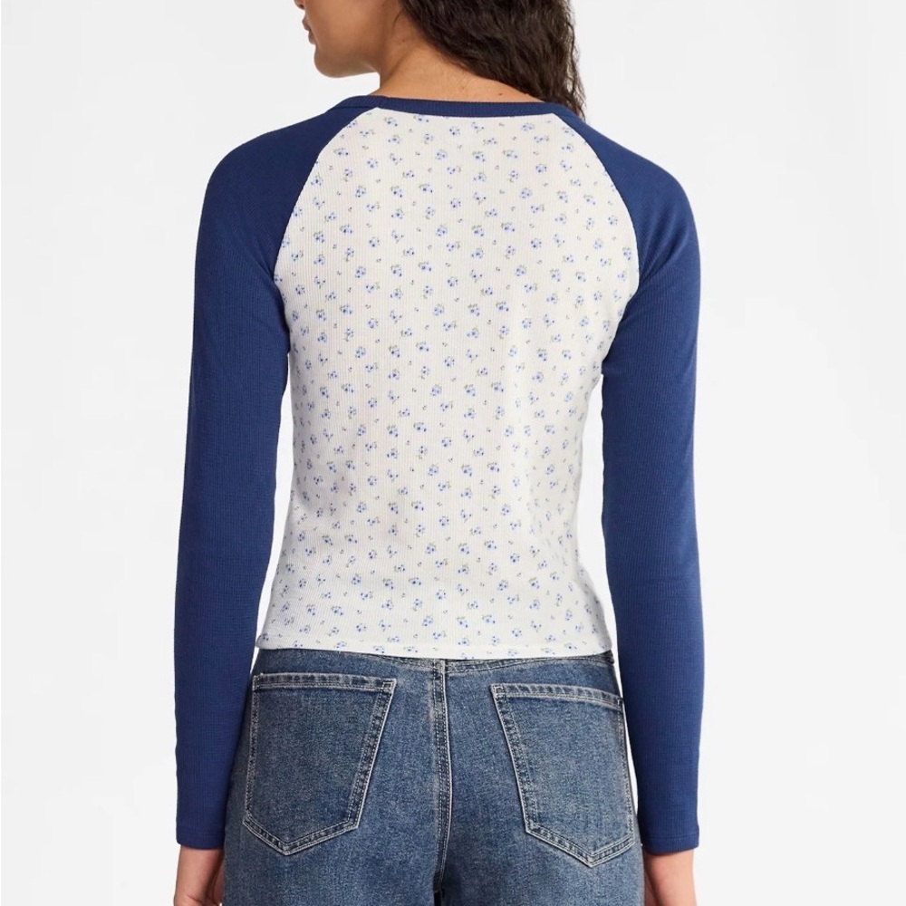 Women's Raglan Tee with Long Sleeves  size M   NWT - Picture 2 of 3